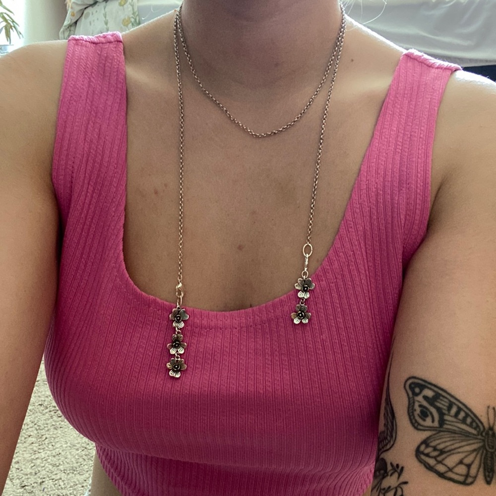 Premier designs necklace with flowers